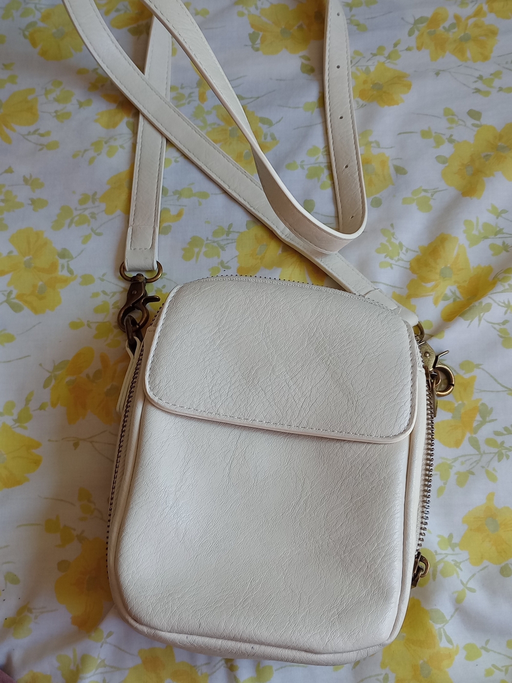 Women's Cream Crossbody Bag - Minimal Everyday Shoulder Purse